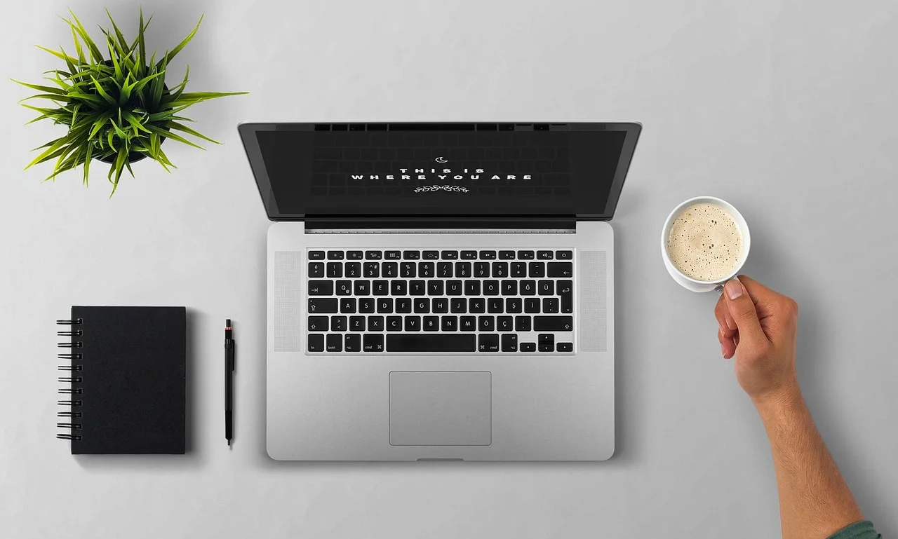 Rekowery — jak odzyskać pieniądze po oszustwie internetowym